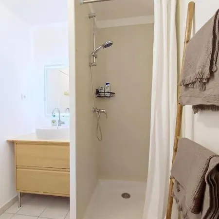 Daire T1 Renove A Nîmes